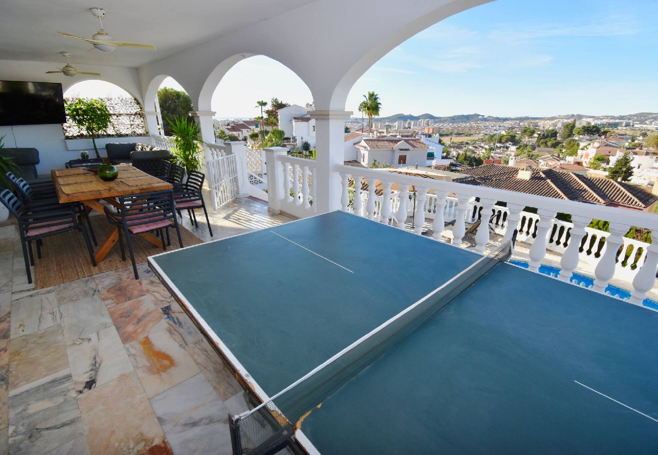 Villa in Mijas Costa - Villa los Pajaritos, spacious 5 bed heated pool 