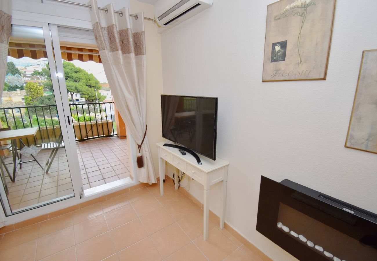 Apartment in Fuengirola - 5 minutes' walk to beach, shops and train! 