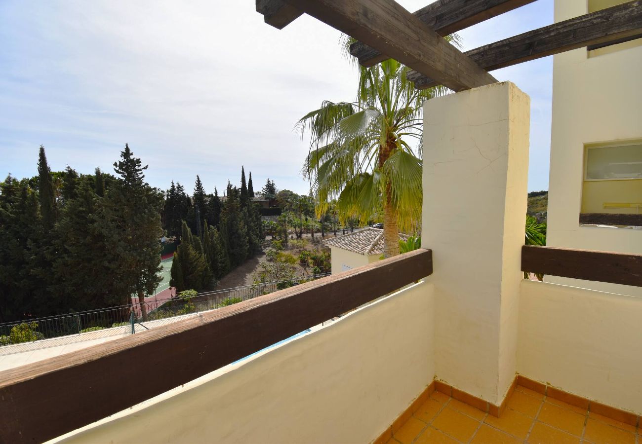 Apartment in Benalmádena - Spacious/Quiet with pools & parking in Benalmádena 