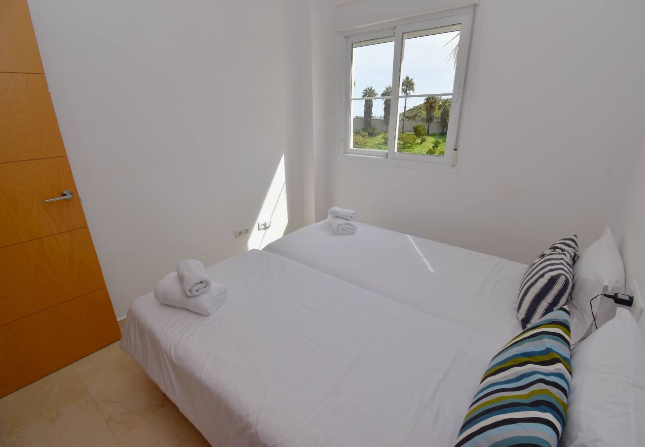 Apartment in Benalmádena - Spacious/Quiet with pools & parking in Benalmádena 