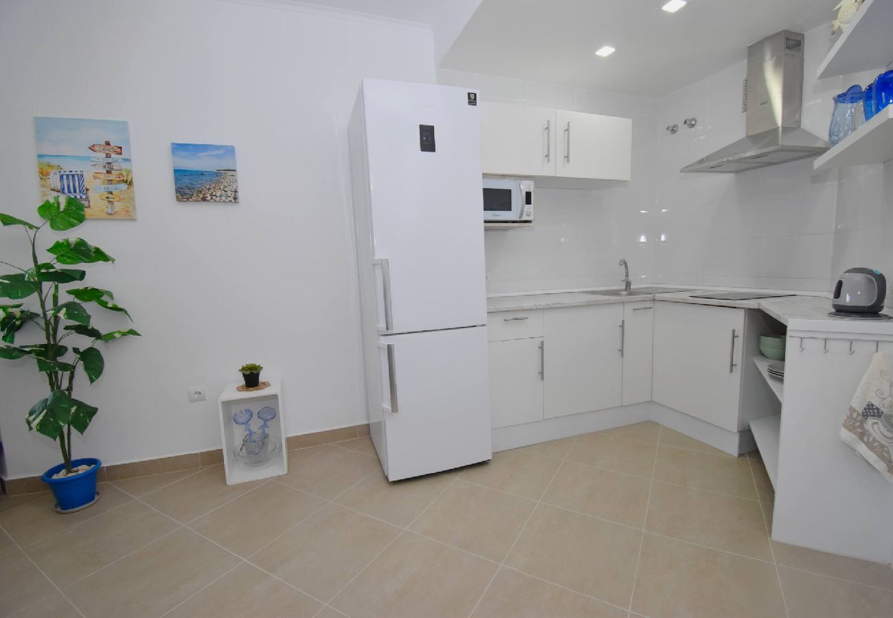 Apartment in Benalmádena - Spacious 1bedroom in Benal Beach 