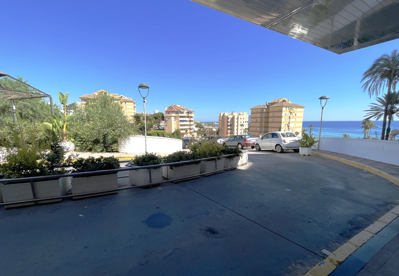 Studio in Benalmádena - Benal Beach studio overlooking the pools!