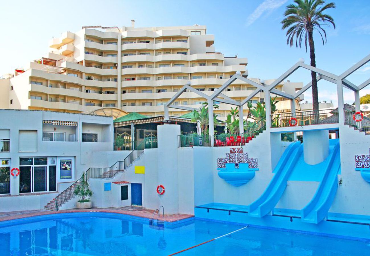 Studio in Benalmádena - Benal Beach studio overlooking the pools!